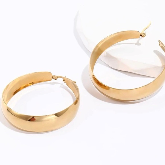 18K Gold Plated Thick Hoop Earrings - Picture 3 of 3